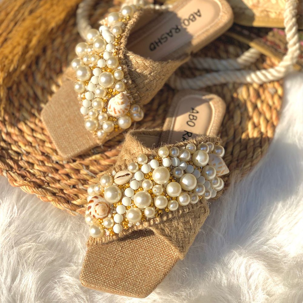 سليبر خيش فلات بلمسة لؤلؤ وصدف يدوي 4 سليبر خيش فلات نسائي للبحر