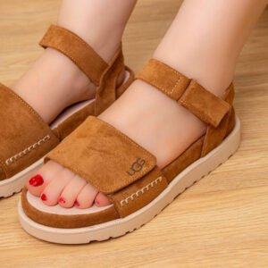 صندل UGG نسائي مستورد – خفيف ومريح